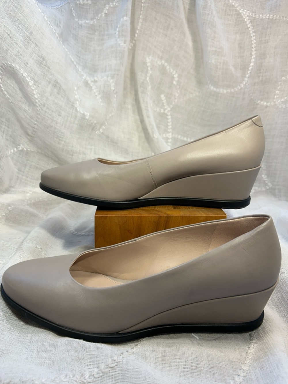 NWOT Ecco wedge leather classic elegant shoes stamped 8-8.5 - Picture 5 of 16